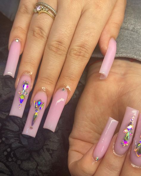 𝐬𝐚𝐚𝐯𝐝𝐢𝐝𝐭𝐡𝐚𝐭💜💕 on Instagram: “👛💕 @shopkrylx - xxl square nail tips - xtra shine non wipe topcoat 🛍 (code: ‘saavdidthat’) • • • • • #nailstagram #krylx #shopkrylx…” Marble French Nails, Square Nail Tips, Pink Tip Nails, Flamingo Nails, Thermal Nails, Baby Pink Nails, Plain Nails, Square Nail, Nails Salon