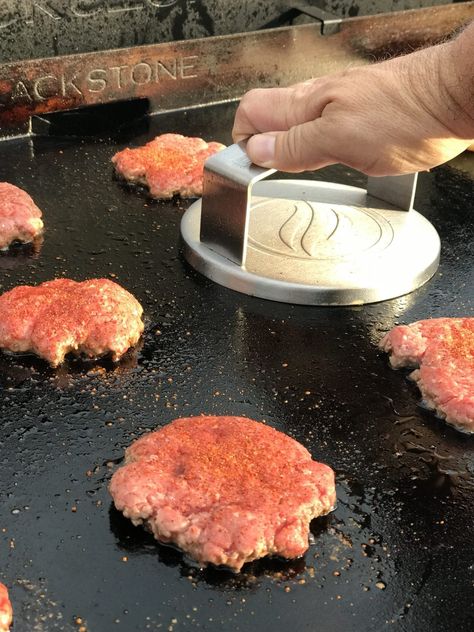 Outdoor Griddle Recipes, Smashed Burgers, Griddle Cooking Recipes, Smash Burgers, Blackstone Grill, Cooking Stone, Griddle Recipes, Flat Top Grill, Griddle Cooking