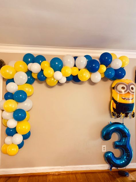 Minion Birthday Party Backdrop, Minions Birthday Theme Decoration, Minion Birthday Party Ideas Decorations, Minion Themed Birthday Party Decorations, Minion Balloon Garland, Minion Balloon Arch, Minion Birthday Decorations, Minion 3rd Birthday Party, Minons Birthday Party Ideas