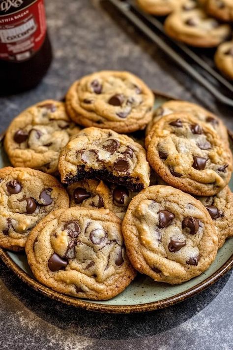 Baileys Irish Cream Chocolate Chip Cookies 13 Baileys Chocolate Chip Cookies, Irish Car Bomb, Dark Brown Sugar, Irish Cream Liqueur, Cinnamon Coffee, Baileys Irish, Baileys Irish Cream, Espresso Powder, Christmas Food Desserts