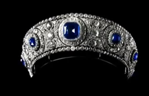 Diamond and sapphire kokoshnik tiara, Cartier, 1909, silver, sapphires, diamonds (features 137.2 carat sapphire in the middle). Ordered by Grand Duchess Maria Pavlovna Grand Duchess Vladimir, Kokoshnik Tiara, Russian Crown, Maria Pavlovna, Empress Alexandra, Royal Crown Jewels, Russian Jewelry, Royal Crowns, Royal Tiaras