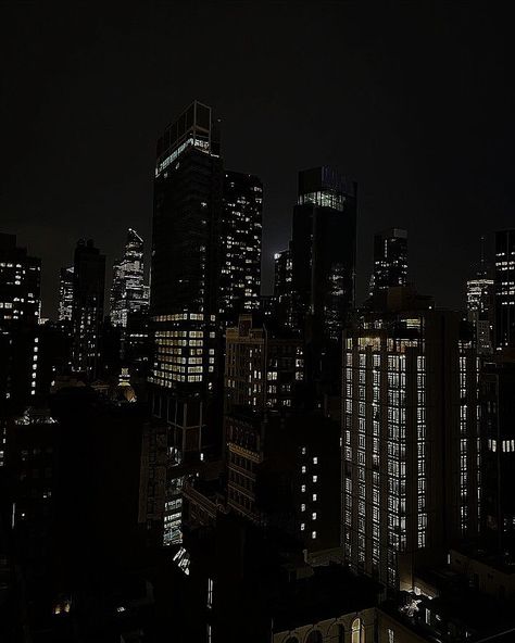 Cheengu Dark Wallpaper, Buildings Night Aesthetic, Haunted City Aesthetic, Dark City Aesthetic, Black Hour, Black Night, Dark City, Thunder Bay, Night Scenery