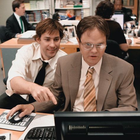 Jim X Dwight, Jim And Dwight, Batman Painting, The Office Jim, The Office Dwight, Jim Pam, The Office Show, Office Photos, Office Tv Show