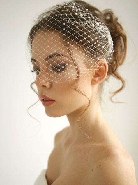 Veil Short, Bridal Birdcage Veils, Headband Veil, Wedding Hairstyles And Makeup, Retro Bridal, Wedding Birdcage, Beaded Veils, Blusher Veil, Short Veil