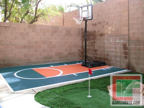 Mini Basketball Court Backyard, Small Basketball Court Backyard, Small Basketball Court, Mini Basketball Court, Backyard Basketball Court, Mini Backyard, Backyard Court, Home Basketball Court, Basketball Court Backyard