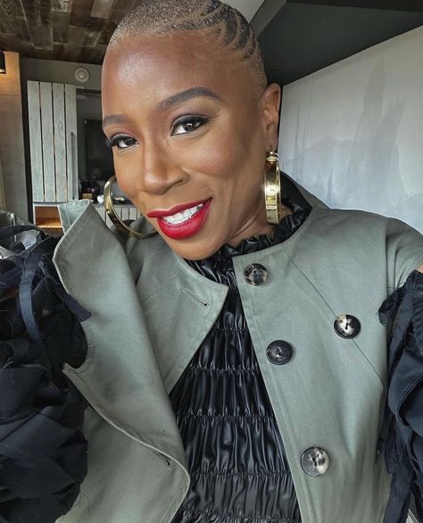 [9-1-1] [Henrietta Wilson] Henrietta Wilson, Aisha Hinds, Cut Life, Style Muse, Buzz Cut, Beautiful People, Fangirl, Actresses