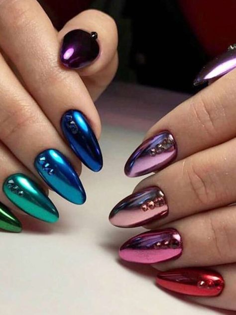 Metallic Nail Colors, Metallic Nail Polish, Chrome Nails Designs, Short Coffin Nails, Almond Nails Designs, Metallic Nails, Rainbow Nails, Holographic Nails, Chrome Nails