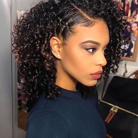 Love this style @chelliscurls ❤ #voiceofhair voiceofhair.com Curly Hair Photos, Cute Curly Hairstyles, Penteado Cabelo Curto, Hair Photo, Curly Hairstyles, Hair Pin, Khloe Kardashian, Hair Dos, Curly Hair Styles Naturally