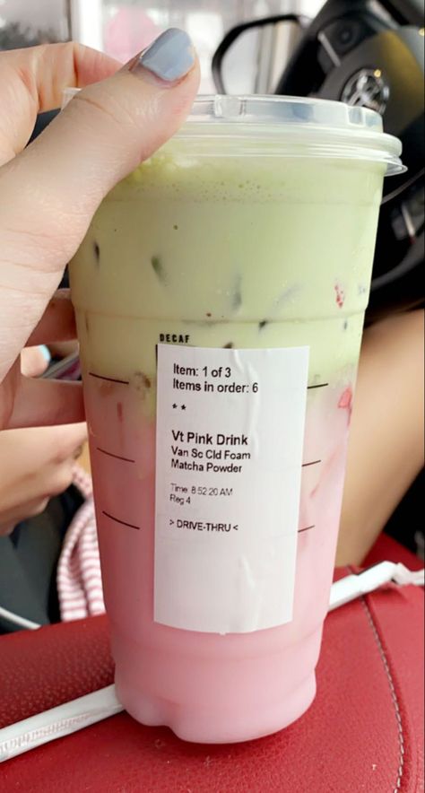 VENTI PINK DRINK W/ VANILLA SWEET SCREAM COLD FOAM IN THE MATCHA POWER!!!! NO BERRIES!!!! THIS DRINK IS AMAZING SO MANY GREAT VIBES COME WITH IT!!!💗💚💗💚💗💚 Starbucks Drink Aesthetic, Venti Pink Drink, Matcha Latte Starbucks, Starburst Drink, Pink Drink Starbucks, Starbucks Matcha, Cold Starbucks Drinks, Starbucks Strawberry, Starbucks Drinks Diy