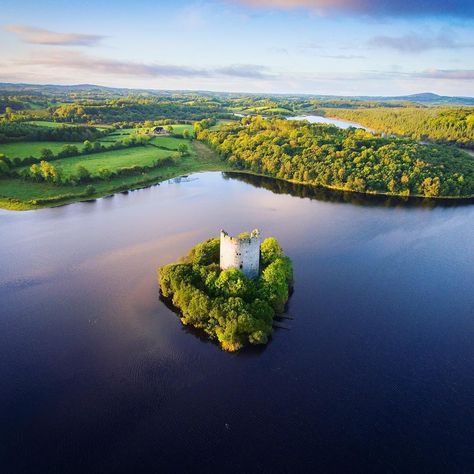 Cloughloughter Castle Ireland County Cavan, Man Made Island, Love Ireland, Castle Tower, Royal Castles, Visit Ireland, Romantic Homes, Forest Park, Medieval Castle