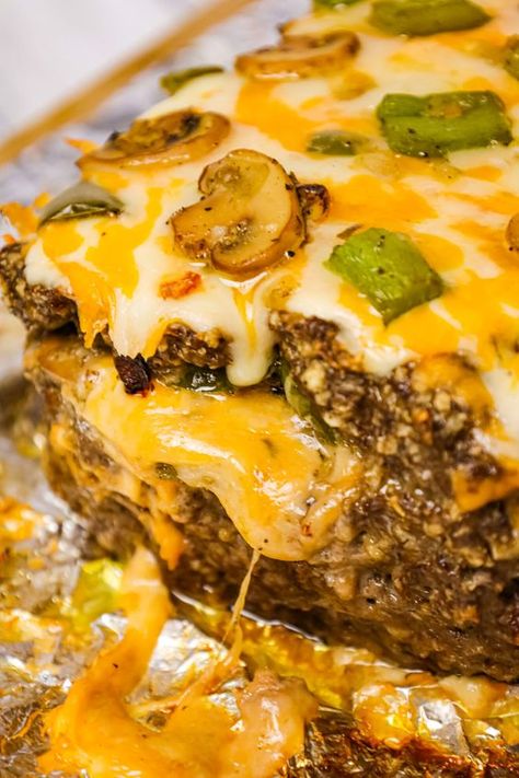 How to Make Philly Cheese Steak Meatloaf - THIS IS NOT DIET FOOD Meatloaf With Oatmeal, Taco Meatloaf, Meatloaf With Gravy, Ground Beef Meatloaf, Meatloaf Seasoning, Cheesy Meatloaf, Meatloaf Casserole, Steak Spice, Beef Meatloaf