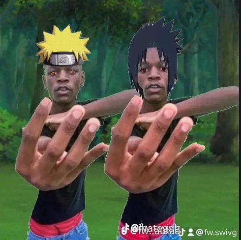 Guy Holding Up 4 Fingers, Holding Up 4 Fingers, Friend Group Funny, Meme Absurd, 4 Fingers, Funny Short Video Clips, Goofy Pictures, Friend Group, Anime Jokes