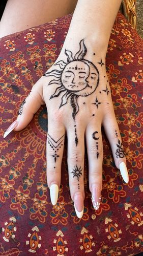 Henna Temporary Tattoo, Henna Nature Designs, Henna On Face, Jagua Gel Tattoo, Knee Henna, Face Henna, Cool Henna Tattoos, Jagua Gel, Small Henna Tattoos