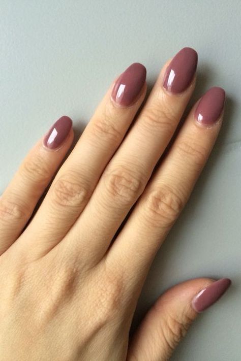 Mauve Fall Nails, Mauve Fall Nail Trends for 2023, fall nail trends, fall nails for 2023 Nails For Light Skin, Gellac Nails, Pink Gellac, Mauve Nails, Fall Nail Polish, Fall Nail Trends, Work Nails, Her Nails, Super Nails