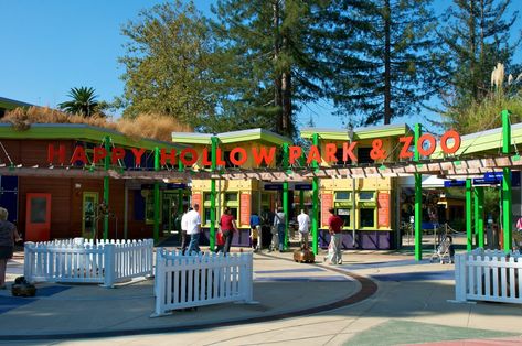 Happy Hollow Zoo Entrance Cheap Family Vacations, California With Kids, Kelly Park, Happy Hollow, Guadalupe River, Discovery Museum, Best Holiday Destinations, Family Vacation Spots, Best Weekend Getaways