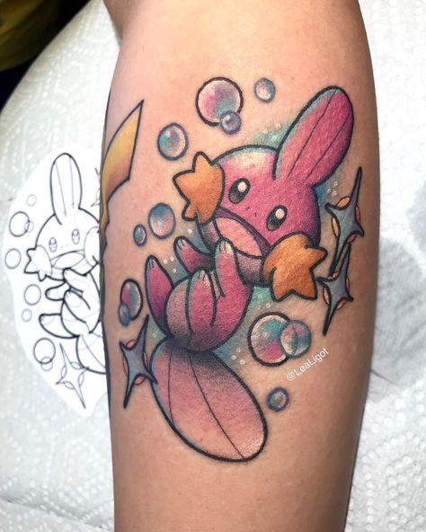 𝓛𝓮𝓪 𝓛𝓲𝓰𝓸𝓽 🌸✨ on Instagram: “Shiny Mudkip for Tina 🖤 More shinies plssss ✨✨✨✨✨ _________________________________ For bookings and other FAQ please visit my website at…” Lapras Tattoo, Mudkip Tattoo, Shiny Mudkip, Tat Sleeve, Tattoo Doodles, Blue Pokemon, Pokemon Tattoos, Pokemon Blue, Ghost Tattoo