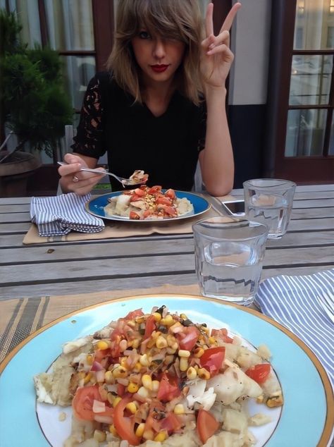 Taylor Swift Food, Taylor Swift Home Decor, Taylor Swift Home, Ingrid Michaelson, Pop Princess, Best Chef, Swift 3, Long Live Taylor Swift, Live Taylor