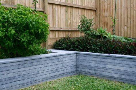 Which retaining wall to choose - Eco Outdoor Brick Planter Boxes, Brick Retaining Wall, Natural Stone Retaining Wall, Sloping Garden, Retaining Wall Ideas, Backyard Planters, Brick Planter, Eco Outdoor, Retaining Wall Design