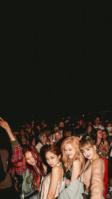 Blackpink Ot4 Wallpaper, Mini Albümler, Blackpink Wallpapers, Blackpink Coachella, Blackpink Poster, Blackpink Wallpaper, Blackpink Members, Lisa Blackpink Wallpaper, Kpop Entertainment