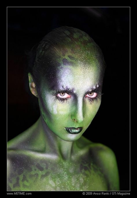 airbrush Goblin Costume, Insane Makeup, Lizard People, Alien Makeup, Animal Inspiration, Alien Costume, Halloween Makeup Scary, Horror Makeup, Theatrical Makeup