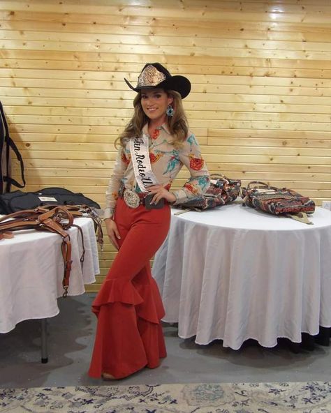 Pagent Western Wear, Fair Queen Outfits, Rodeo Princess Outfit, Rodeo Queen Interview Outfit, Rodeo Queen Dress, Southwest Outfits Women, Western Pageant Wear, Pageant Poses, Rodeo Queen Outfits