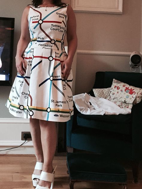 #LondonUnderground London tube station dress made from 6 #paperchase dishtowels / tea towels and a simplicity pattern. Underground Party, Routemaster Bus, London Tube, Tube Station, London Underground, Simplicity Patterns, Costume Ideas, Tea Towels, Dress Making