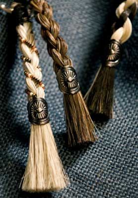 Hair Jewelry Diy, Jewelry Diy Ideas, Horse Hair Braiding, Horsehair Jewelry, Horse Hair Tassels, Horse Hair Bracelet, Horse Memorial, Horse Hair Jewelry, Hair Projects