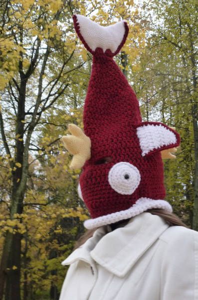 26 Funny Ass Pics To Fire You Up - Gallery | eBaum's World Funny Hats Diy, Funny Beanies, Crazy Hats, Crochet Humor, Funny Hats, Crazy Outfits, Diy Hat, Weird Fashion, Weird Pictures