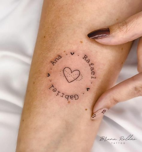 Aesthetic Tattoos Arm, Tattoos For Someone Who Passed, Women Tattoos Ideas, Mum Tattoo, Name Tattoos For Moms, Tattoos Aesthetic, Tiny Wrist Tattoos, Tattoos Arm, Aesthetic Tattoos