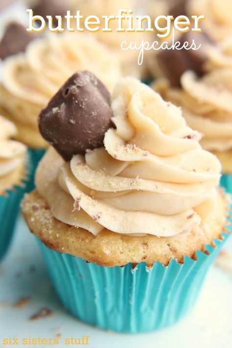 Delicious Butterfinger Cupcakes (the frosting is the best part!) Butterfinger Cupcakes, Six Sisters Stuff, Vegetarian Cake, Cake Mix Recipes, Yummy Cupcakes, Dessert Cupcakes, Yummy Sweets, Cakes Cupcakes, Sweets Treats