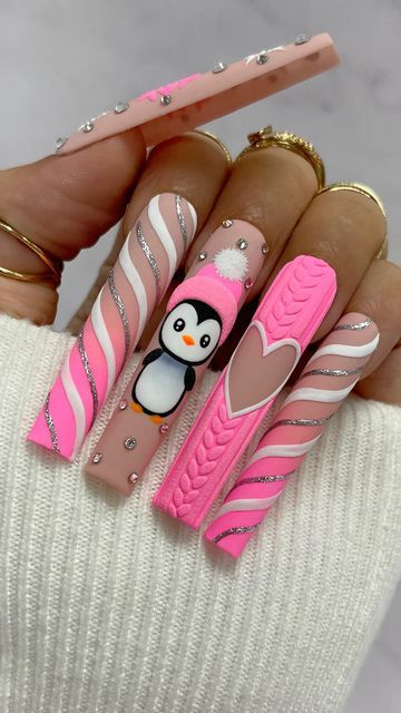 Pink And Black Christmas Nails, Holiday Nails Pink, Pink Christmas Nail Designs, Penguin Nail Art, Penguin Nails, Long Square Nails, Cute Christmas Nails, Sweater Nails, Shadow Art