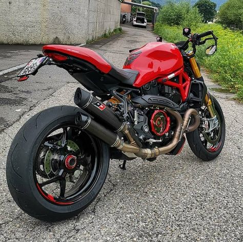 Ducati Monster 821... Ducati 821, Ducati Sport Classic 1000, Ducati Monster 1200 S, Ducati Monster 696, Ducati Monster Custom, Modern Cafe Racer, Ducati Monster 1200, Monster 1200, Ducati Monster 821