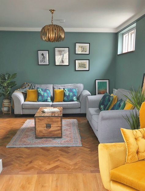 Small Sofas, Green Living Room Decor, Ideas Hogar, Home Design Living Room, Living Room Green, Small Sofa, Home Room Design, Home Office Design, Sofa Decor