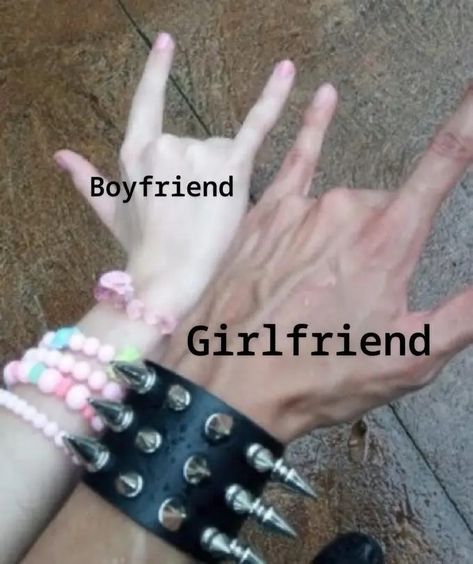 Gf And Bf, Scooby Doo Movie, Non Binary People, Goth Gf, Instagram Heart, Trans People, Tumblr Users, Bf Gf, Hand Reference