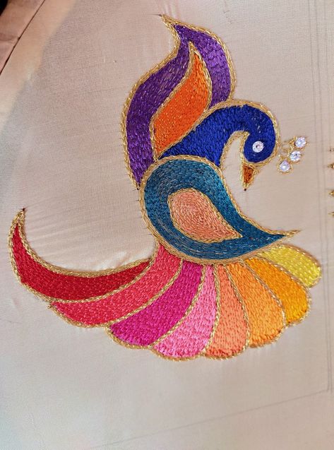 Kasida Work Embroidery Design, Picoke Bird Aari Work, Kasida Work Embroidery, Peacock Hand Embroidery Designs, Peacock Embroidery Designs, Colorful Peacock, Flower Pattern Drawing, Birds Embroidery Designs, Hand Beaded Embroidery