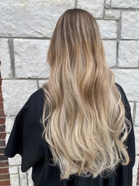 Butter blonde balayage Butter Blonde Hair Balayage, Butter Blonde Balayage, Butter Blonde Hair, Blonde Hair Balayage, Butter Blonde, Balayage Hair Blonde, Hair Balayage, Blonde Balayage, Balayage Hair