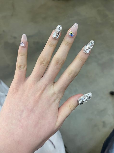 Kpop Nails Ideas, Nails Kpop, Ive Concert, Graffiti Nails, Kpop Nails, Pretty Hands, Twitter Update, Starship Entertainment, Nails Inspo