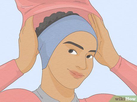 How to Keep Your Hair Dry and Damage-Free While Swimming (and the Best Swim Caps for Dry Hair) Protective Swimming Hairstyles, Swim Hair, Outside With Friends, Swimmers Hair, Swim Practice, Lap Swimming, Swimming Classes, Swimming Cap, Swimming Hairstyles