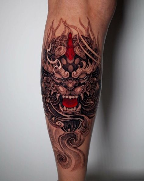 Foo Dog Tattoo Design Sleeve, Perro Fu Tattoo, Japanese Fu Dog Tattoo Design, Fudog Tattoo Design, Chinese Lion Tattoo, Calf Tattoo Designs, Foo Dog Tattoo Design, Calf Tattoo Men, Tattoo Healing