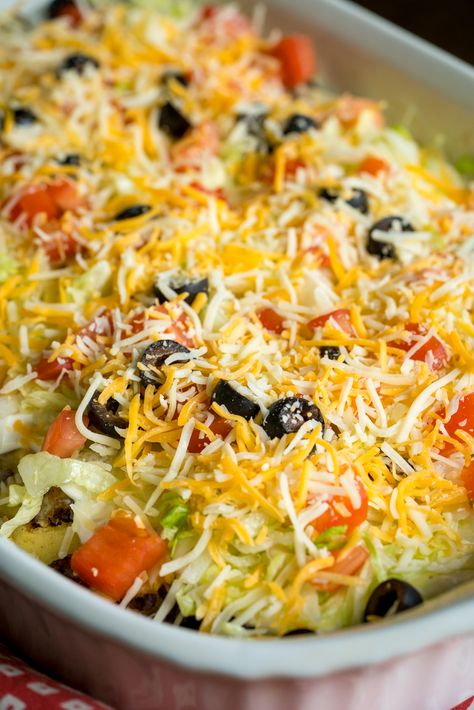 Cheesy Taco Casserole 4 12 Tomatoes Taco Casserole, Taco Casseroles, Beef Taco Casserole, 12 Tomatoes Recipes, Cooking Panda, Drink Healthy, Dessert Vegan, Hearty Casseroles, Biscuit Dough