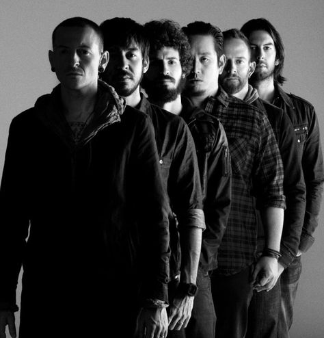 Linkin Park, best band EVER! Rock Bands Photography, Rock Band Photos, Group Photo Poses, Band Photoshoot, Linkin Park Chester, Group Poses, Band Photography, Group Photography, Steve Aoki