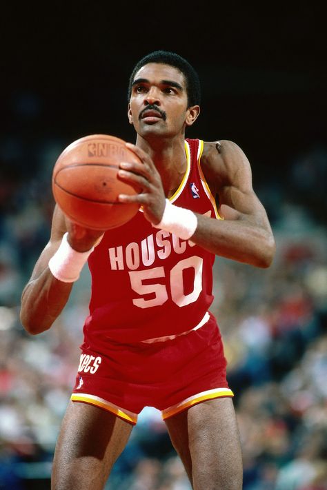 Ralph Sampson Ralph Sampson, Hakeem Olajuwon, Kareem Abdul, Vintage Nba, Hoop Dreams, Vintage Basketball, Nba Sports, Tattoos Architecture, Sports Coach