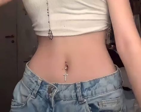 Aesthetic Piercing, Bellybutton Piercings, Belly Button Piercing Jewelry, Belly Piercing Jewelry, Cool Piercings, Cute Piercings, Belly Jewelry, Body Jewelry Piercing, Navel Piercing