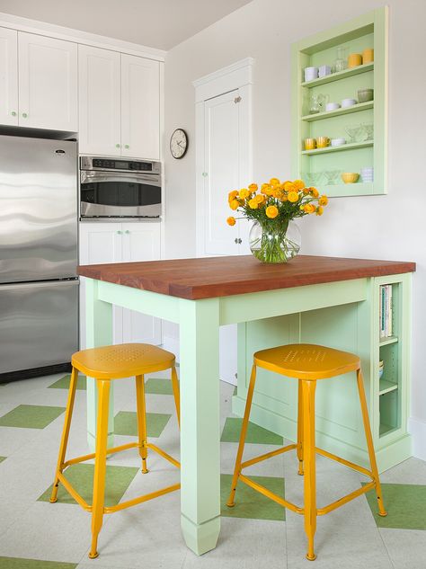 How to Clean Resilient Floors Retro Kitchen Remodel, Modern Retro Kitchen, Eclectic Style Decor, Resilient Flooring, Eclectic Kitchen, Kitchen Colour Schemes, Gorgeous Kitchens, Kitchen Trends, Cool Kitchen Gadgets