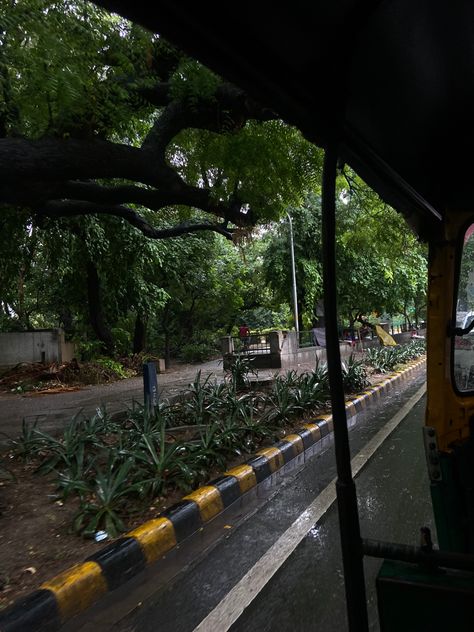 Delhi Rain Aesthetic, Delhi Rain, Delhi Tourism, City Aesthetics, Street Pictures, Wallpaper Lyrics, Night Rain, Vincent Van Gogh Paintings, Best Snapchat