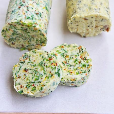 Parsley, Chili, Garlic, & Lemon Butter Recipe | Key Ingredient Seasoned Butters, Spicy Butter, Flavored Butter Recipes, Fruit Butters, Flavored Butters, Compound Butters, Seasoned Butter, Garlic Spread, Butter Brands