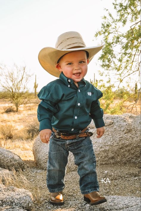 #cowboykid #cowboy #cowboyphotography #arizonaphotography #westernphotography #westernlifestyle Baby Western Outfit Boy, Boys Cowboy Outfit, Western Toddler Girl Outfit, Western Baby Outfits Boy, Toddler Western Outfit Boy, Baby Cowboy Outfits, Baby Boy Cowboy Outfits, Kids Cowboy Outfit, Baby Cowboy Photoshoot