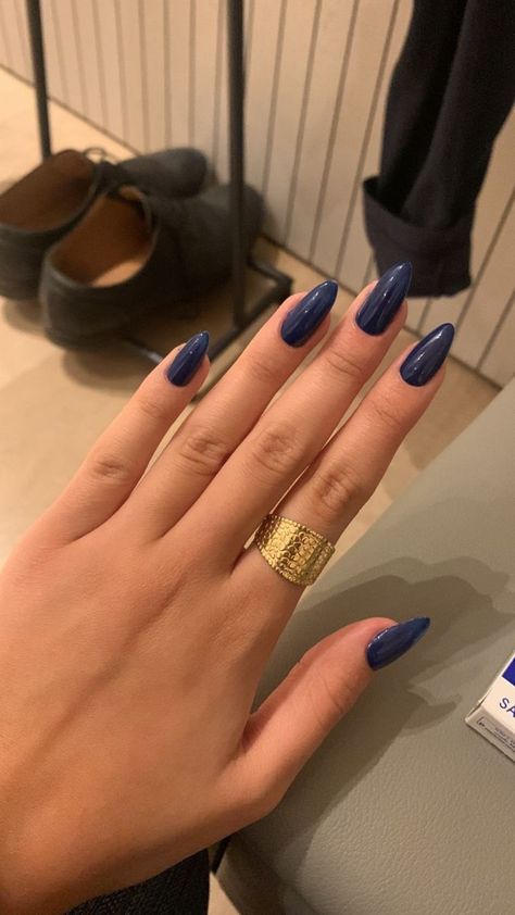 Nail Idea Plain, Simple Color Almond Nails, Dusty Blue Dip Nails, Natural And Blue Nails, Nails Plain Color Simple, Matte Cobalt Blue Nails, Plain Colored Almond Nails, Navy Blue Ballerina Nails, Matte Blue Almond Nails