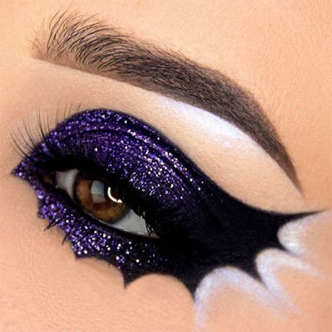 50+ Best, Scary & Unique Halloween Eye Makeup Looks, Ideas & Trends 2019 - Idea Halloween Bay Wing Eyeliner, Cute Halloween Eye Makeup, Purple Halloween Makeup, Beautiful Halloween Makeup, Fantasy Make-up, Halloweenský Makeup, Halloween Make-up Looks, Make Up Designs, Drag Make-up