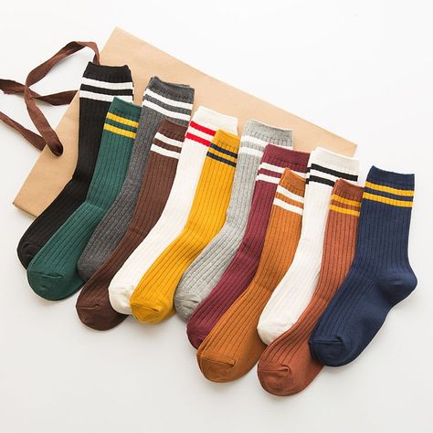 Cute Socks Outfit, Outfit Retro, Stripe Socks, Sock Outfits, Stylish Socks, Style Japonais, Funny Socks, Cute Socks, Striped Socks